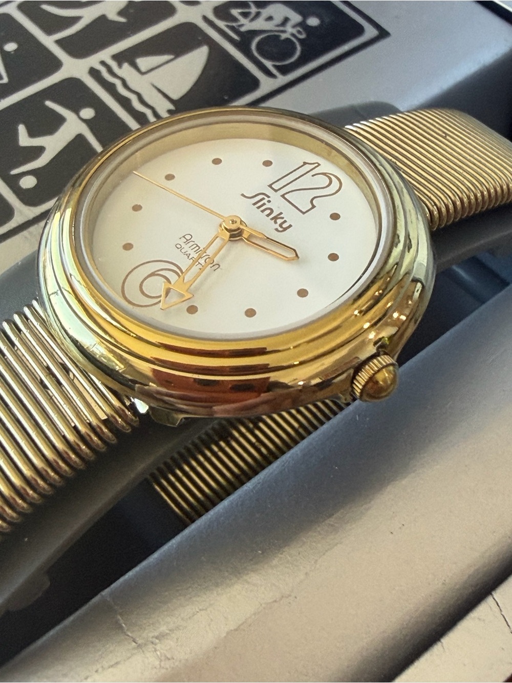 Vintage Armitron "Slinky" Gold Tone Watch 29mm w/ original box and papers - Picture 5 of 7